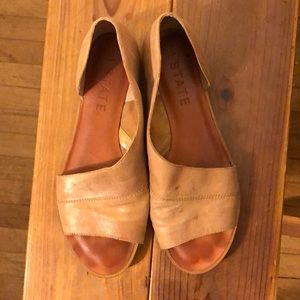 1. State Celvin Leather Open Toe Flats Sandals